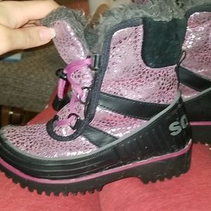 Girls sorel boots Size 13